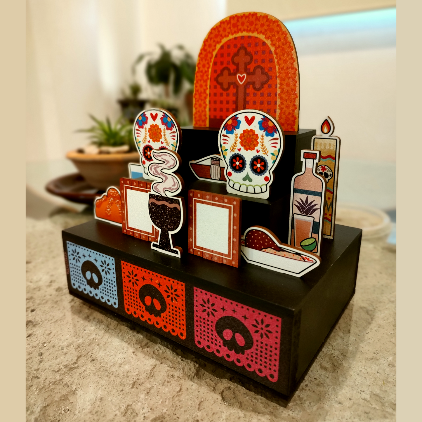 Altar de Día de Muertos para armar. Caja decorada y figuras a color, muy duraderas. Incluye los elementos esenciales del Altar de Muertos.